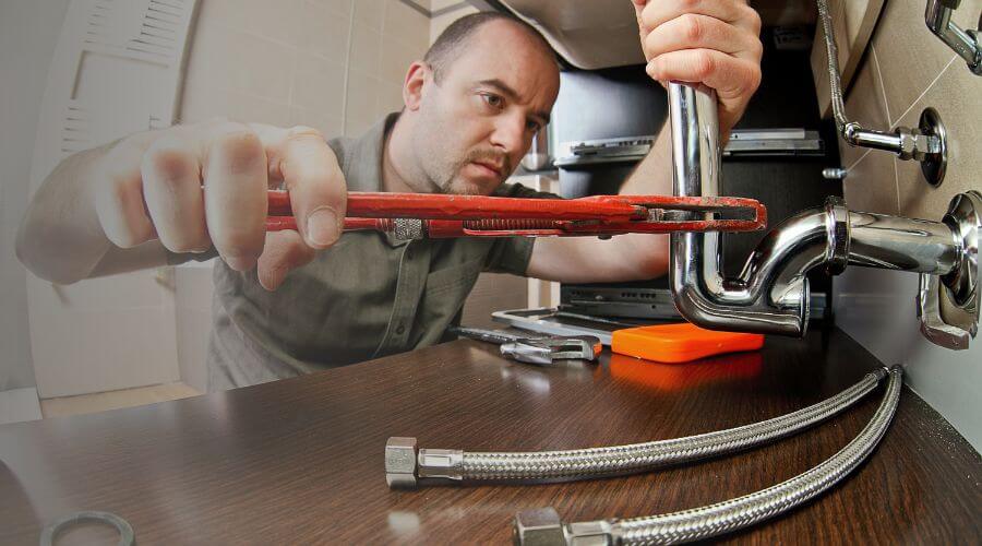 Professional same day plumber in Century, FL