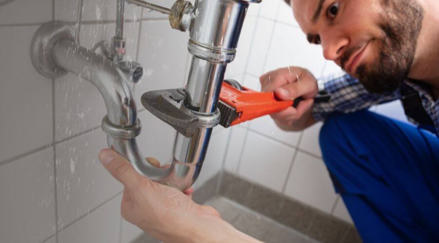 Professional same day plumber services in Century, FL